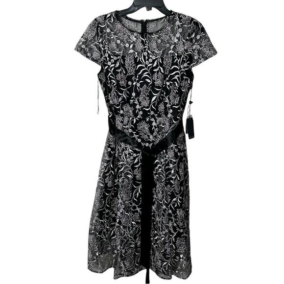 NWT Adrianna Papell Women's Embroidered Midi Fit and Flare size 6 black & white - Picture 4 of 15